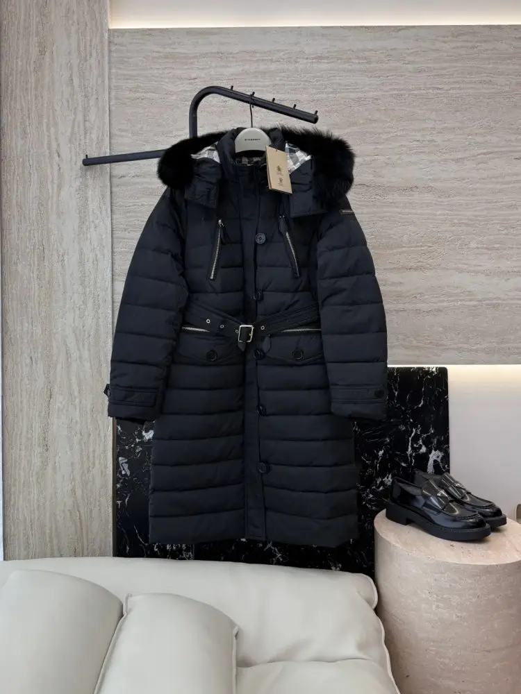 Burberry Довга куртка на пуху зі знімним коміром з лисячого хутра — Фото 1
