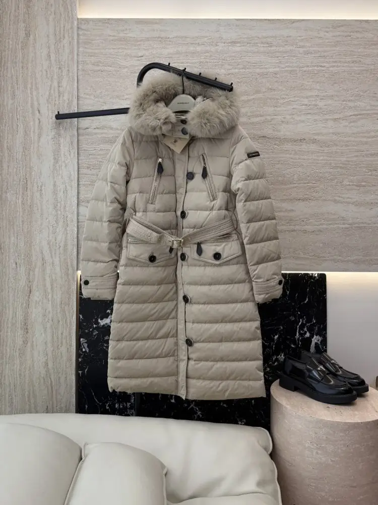 Burberry — Довга куртка на пуху зі знімним коміром з лисячого хутра
