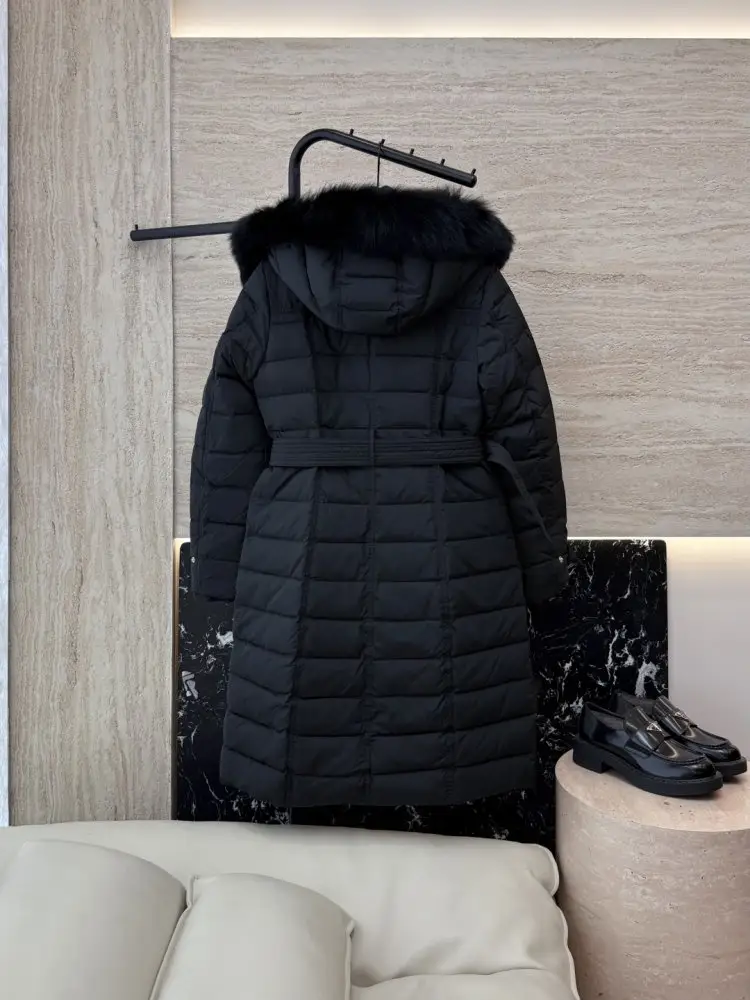Burberry Довга куртка на пуху зі знімним коміром з лисячого хутра — Фото 2