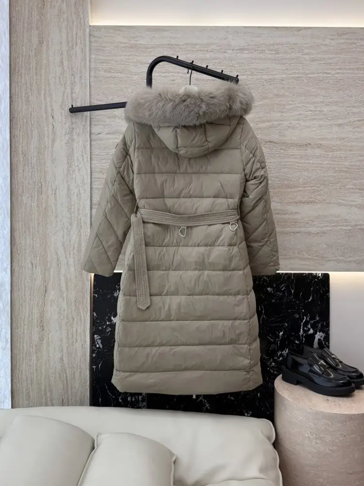 Burberry Длинная куртка на пуху со съемным воротником из лисьего меха — Фото 2