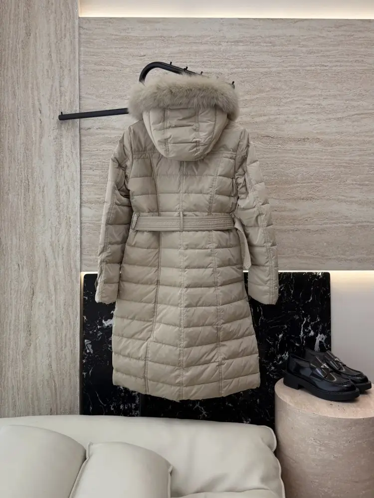 Burberry Довга куртка на пуху зі знімним коміром з лисячого хутра — Фото 2