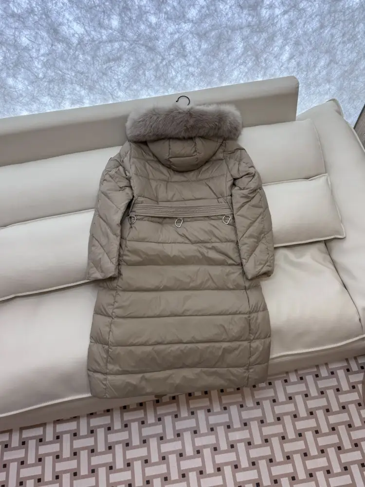 Burberry Длинная куртка на пуху со съемным воротником из лисьего меха — Фото 5