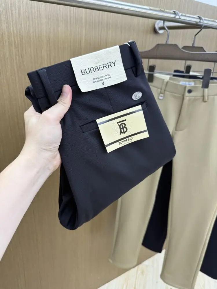 Burberry — Брюки чоловічі
