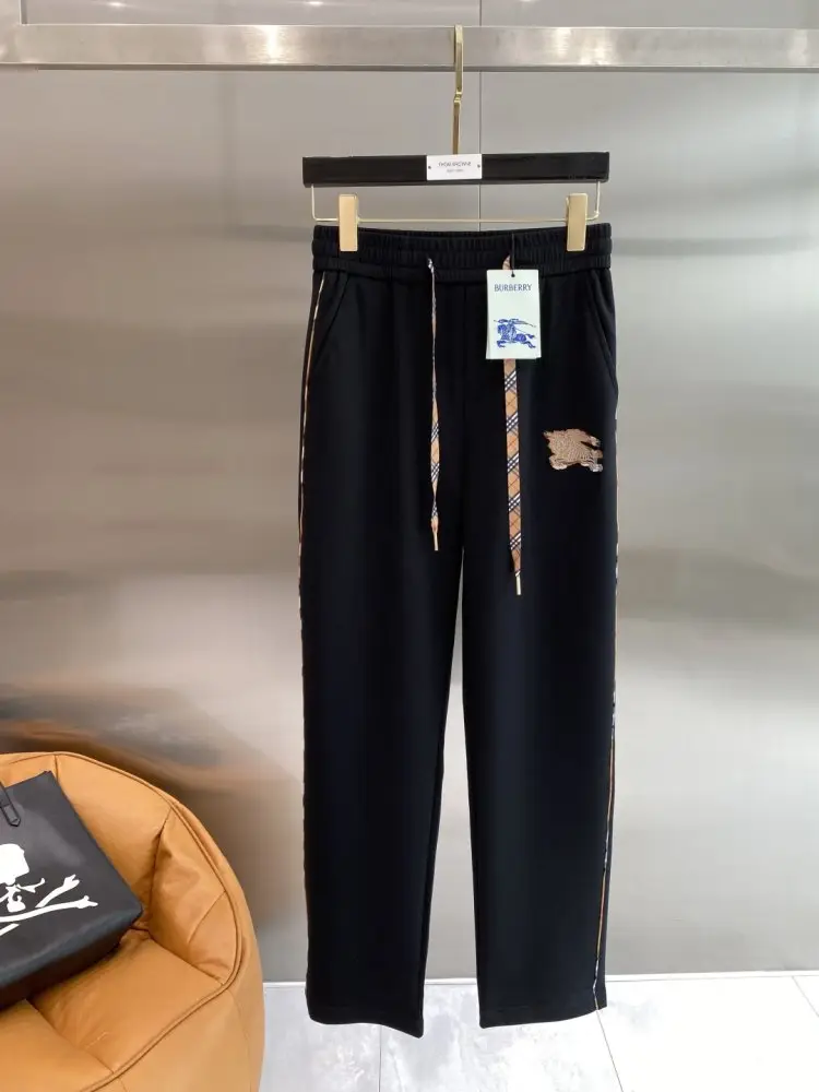 Burberry — Pants sport men's