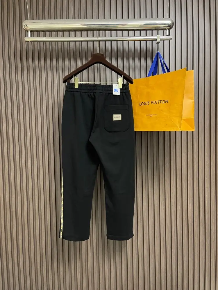 Burberry Pants sport men's — Photo 2