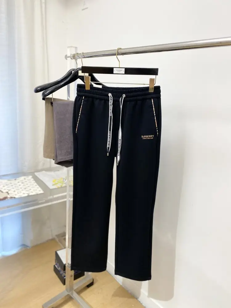 Burberry Pants sport men's — Photo 2