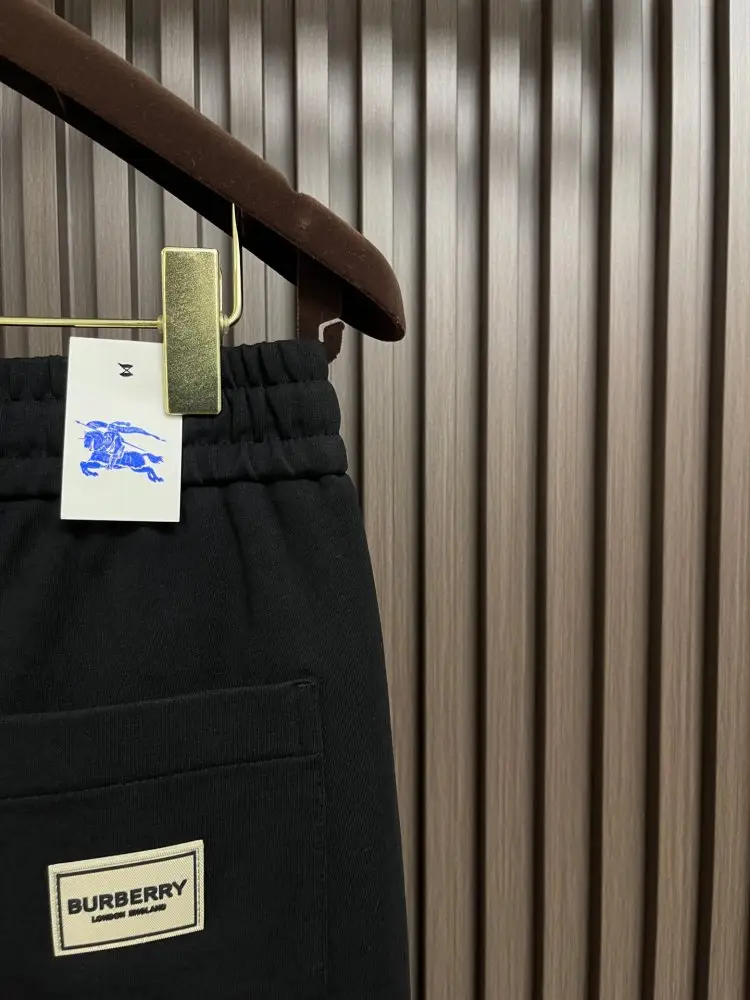 Burberry Pants sport men's — Photo 4