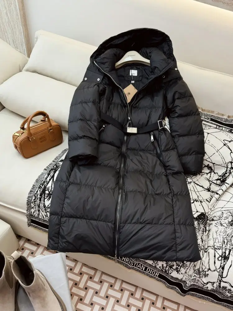 Burberry Приталенная довга пухова куртка жіноча — Фото 3