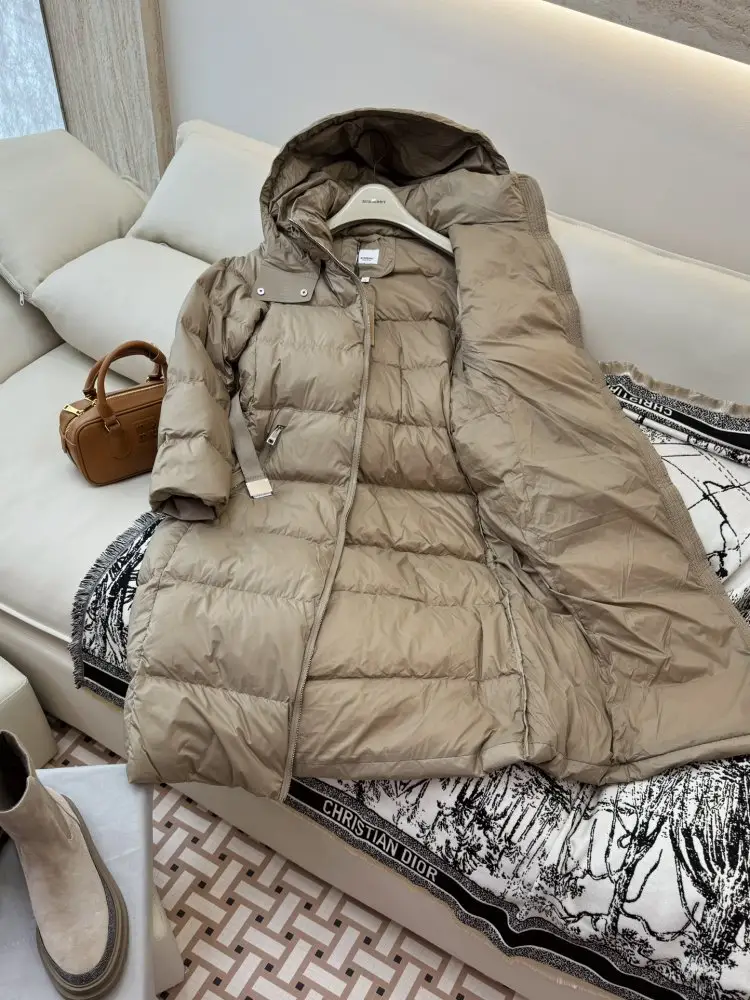 Burberry Приталенная long feather jacket women's — Photo 4