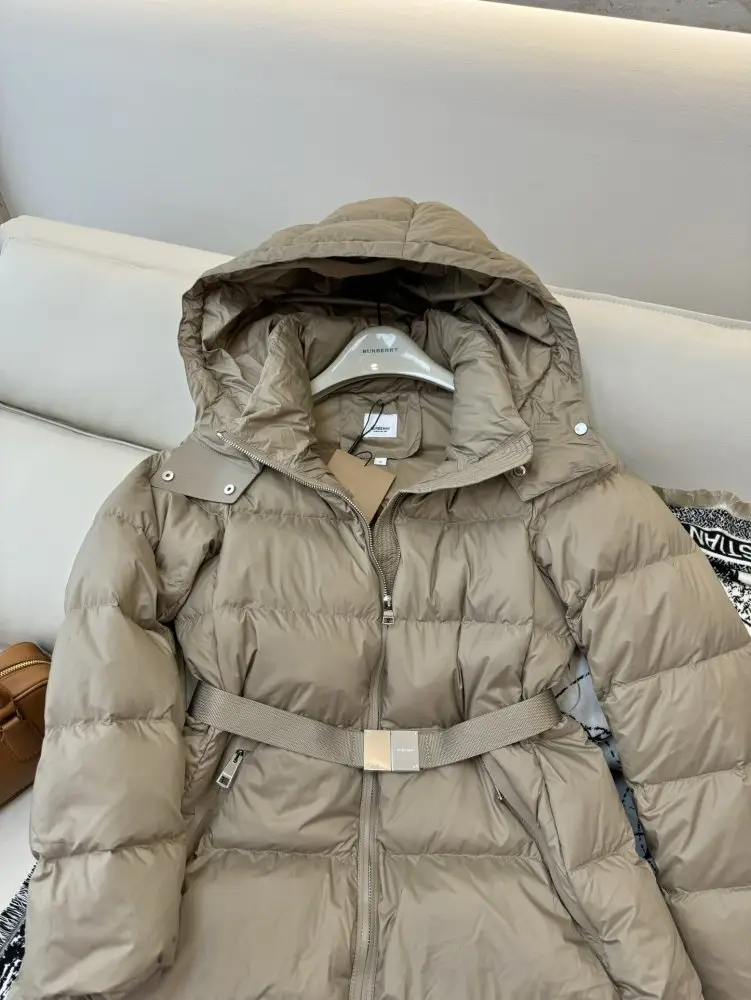 Burberry Приталенная long feather jacket women's — Photo 5