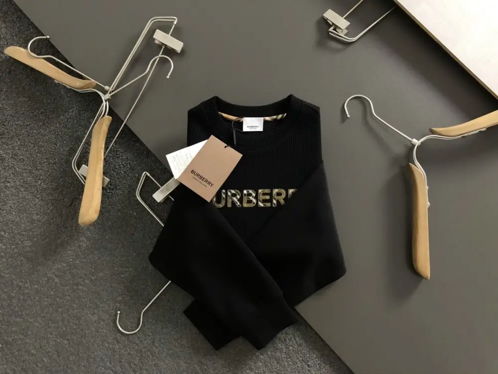Burberry — Светр чоловічий