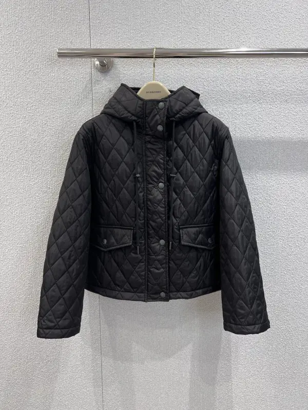 Burberry — Стеганая жіноча куртка з капюшоном