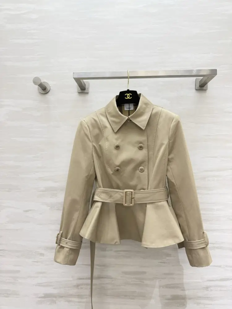 Burberry — Short autumn trench