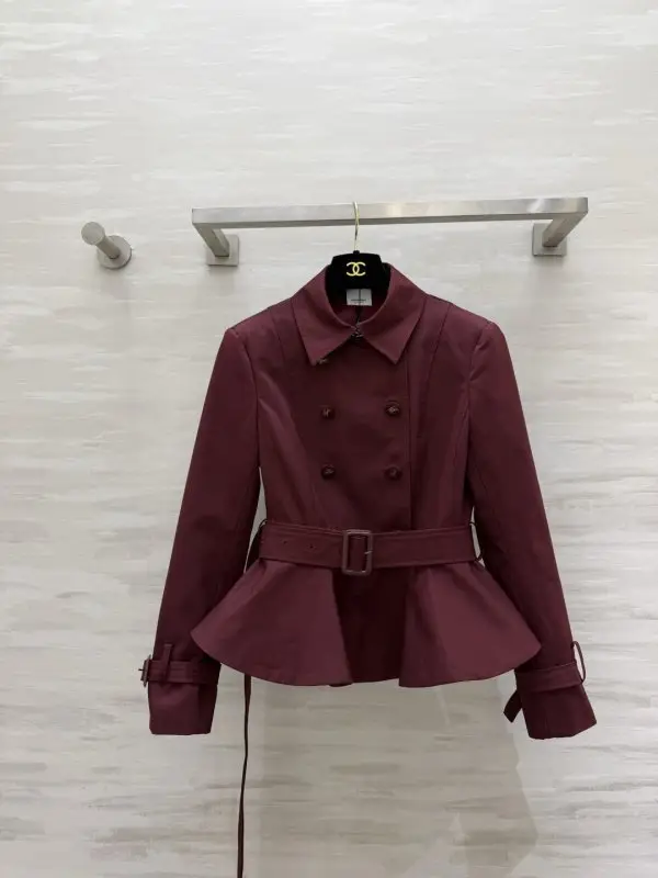 Burberry — Short autumn trench