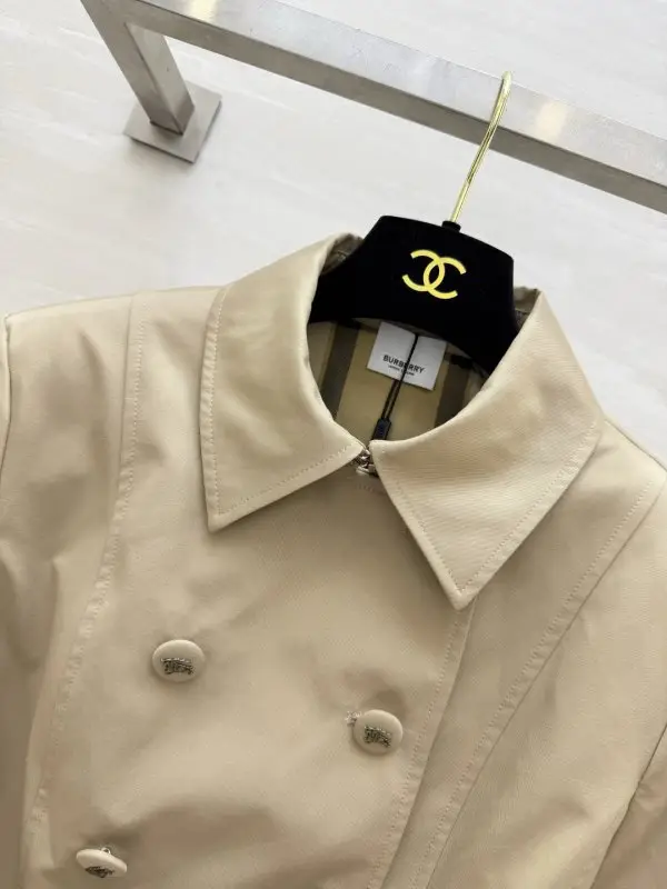 Burberry Short autumn trench — Photo 3
