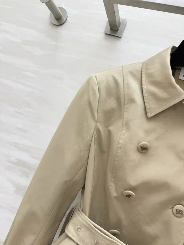 Burberry Short autumn trench — Photo 4