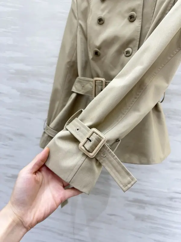 Burberry Short autumn trench — Photo 5