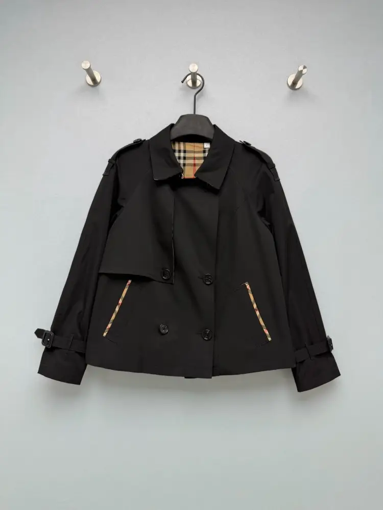 Burberry Short double-breasted trench — Photo 1