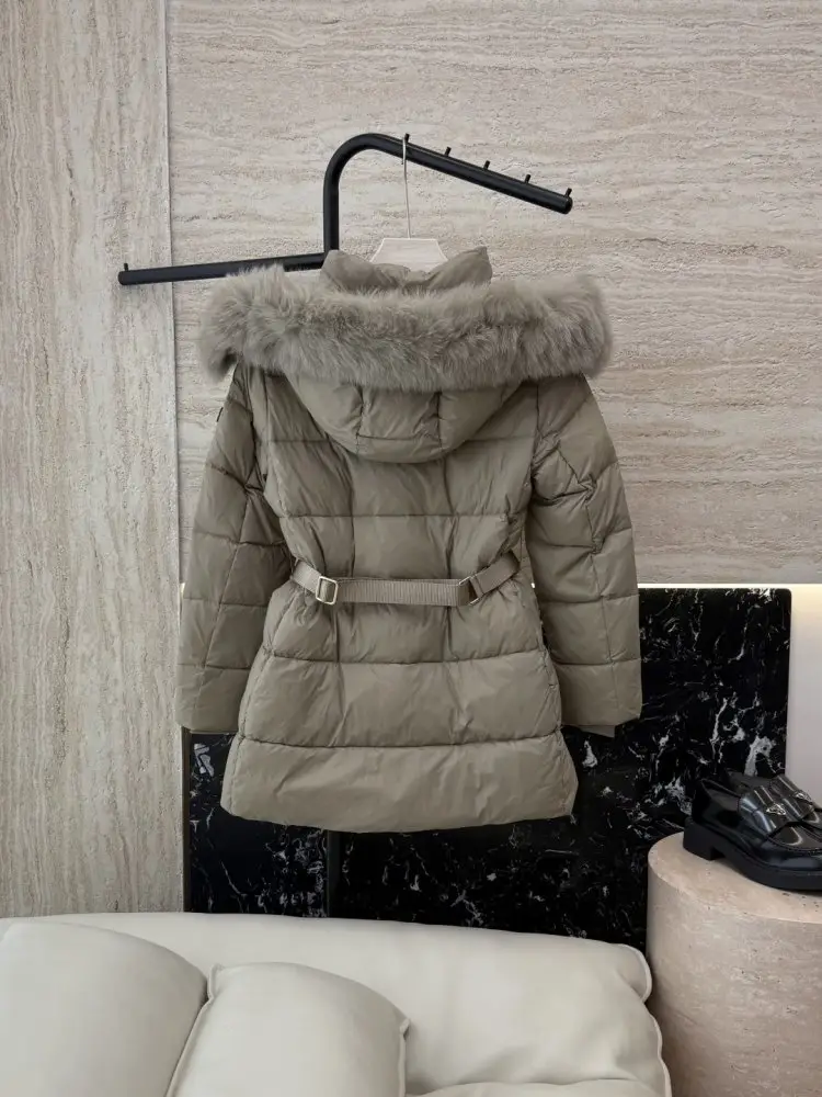Burberry Short feather jacket women's — Photo 2