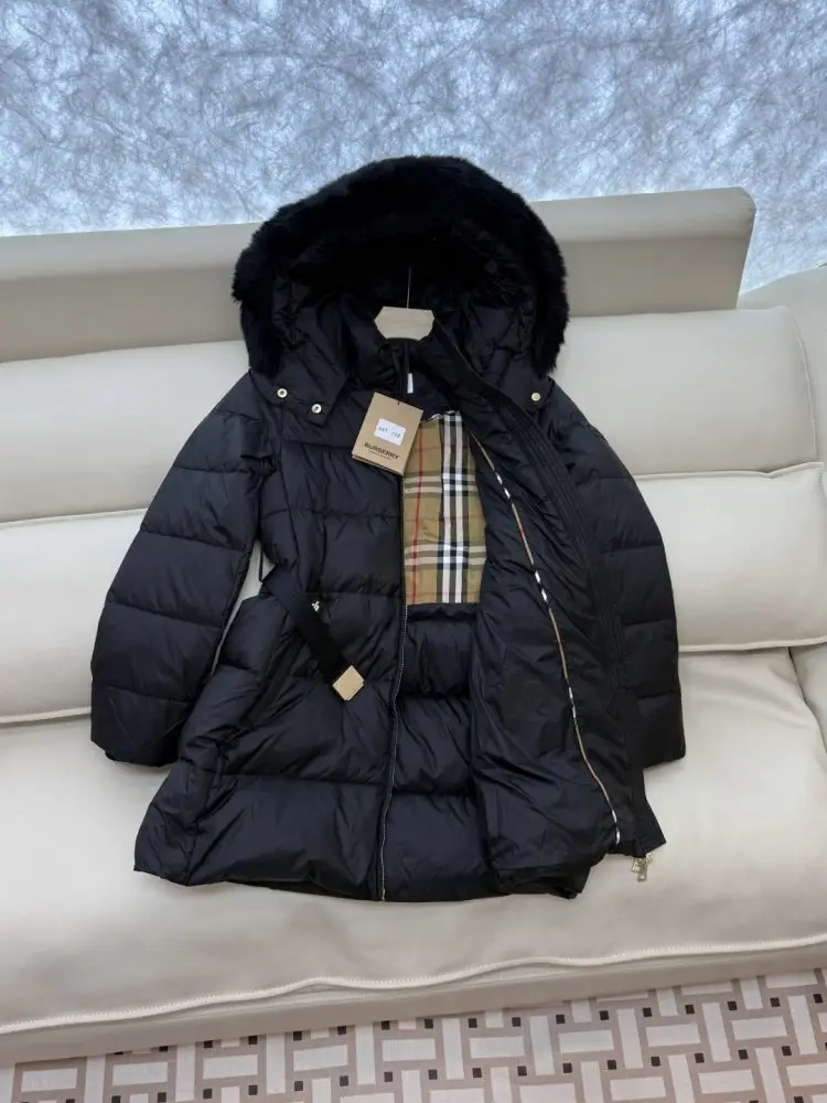 Burberry Короткая пуховая куртка женская — Фото 4
