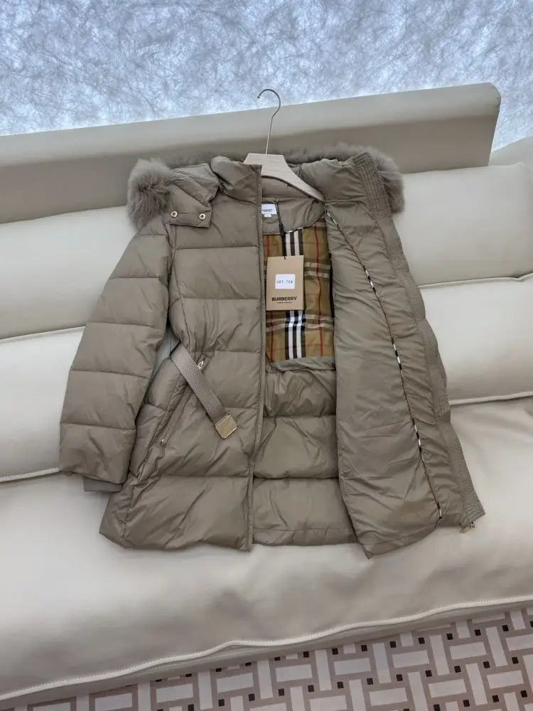 Burberry Short feather jacket women's — Photo 4