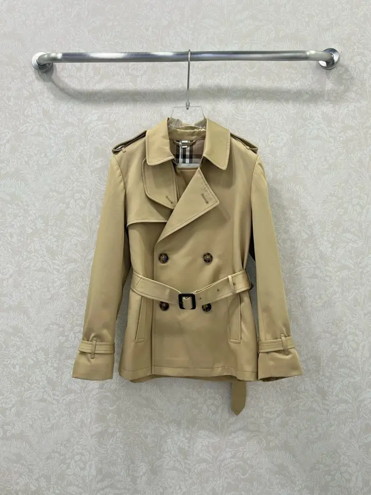 Burberry — Короткий тренч