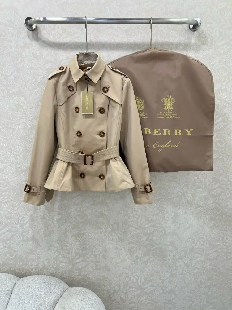 Burberry — Короткий тренч