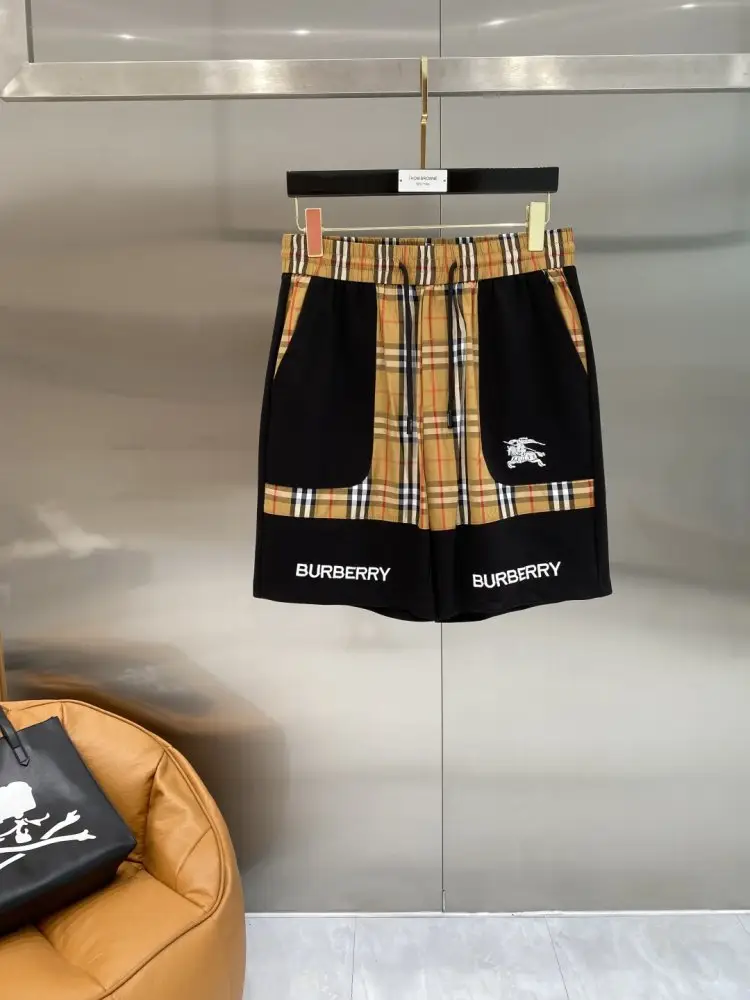 Burberry — Shorts men's