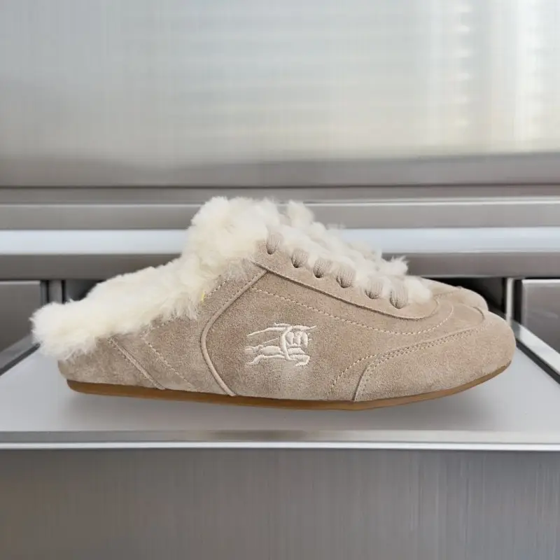 Burberry — Кросівки мюли Knight Runner на хутрі