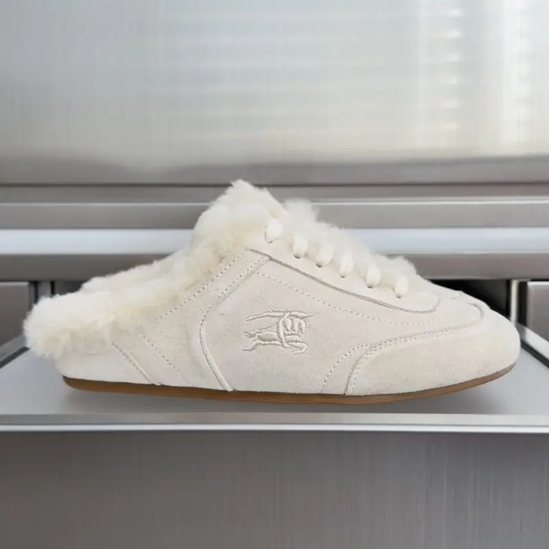 Burberry — Кросівки мюли Knight Runner на хутрі