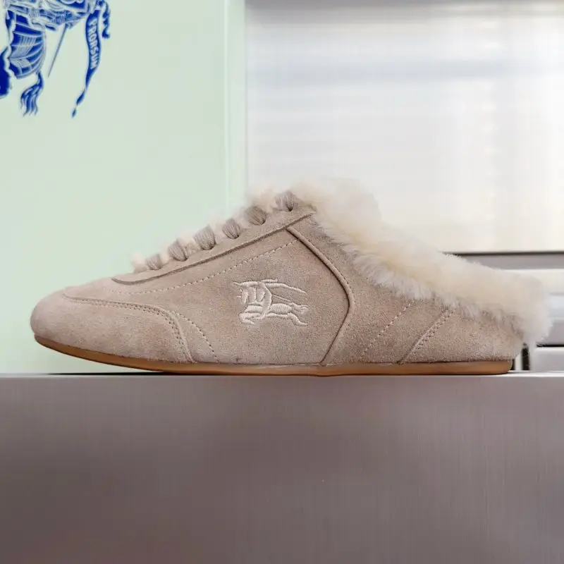 Burberry Кросівки мюли Knight Runner на хутрі — Фото 2