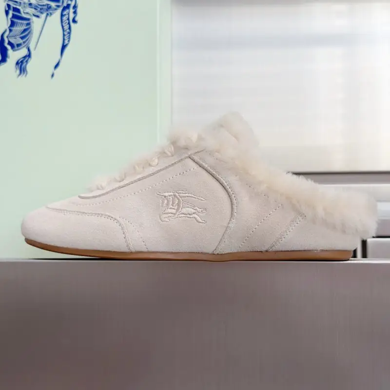 Burberry Кросівки мюли Knight Runner на хутрі — Фото 2