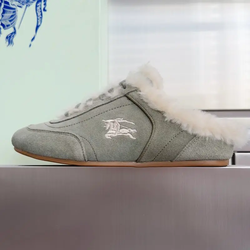 Burberry Кросівки мюли Knight Runner на хутрі — Фото 2