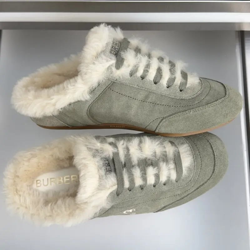 Burberry Кросівки мюли Knight Runner на хутрі — Фото 5
