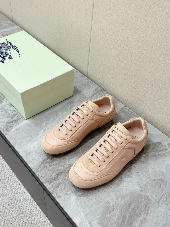 Burberry Sneakers — Photo 2