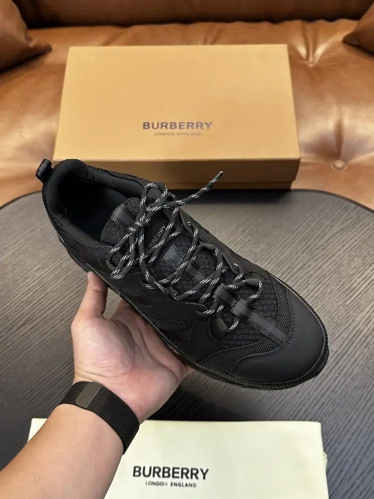 Burberry Кросівки — Фото 2