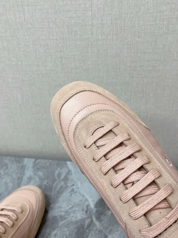 Burberry Sneakers — Photo 4