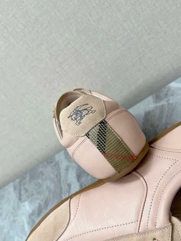 Burberry Sneakers — Photo 5