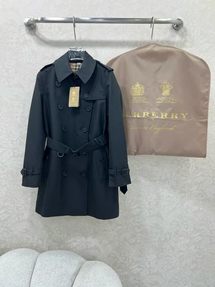 Burberry — Тренч жіночий