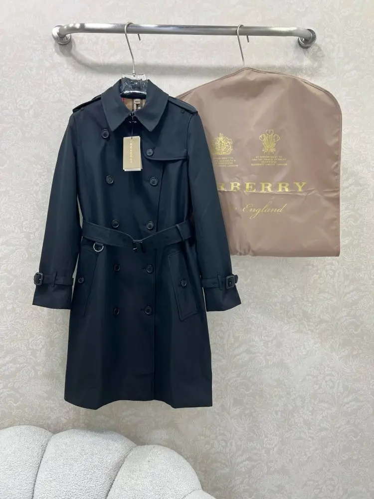 Burberry Trench female — Photo 1