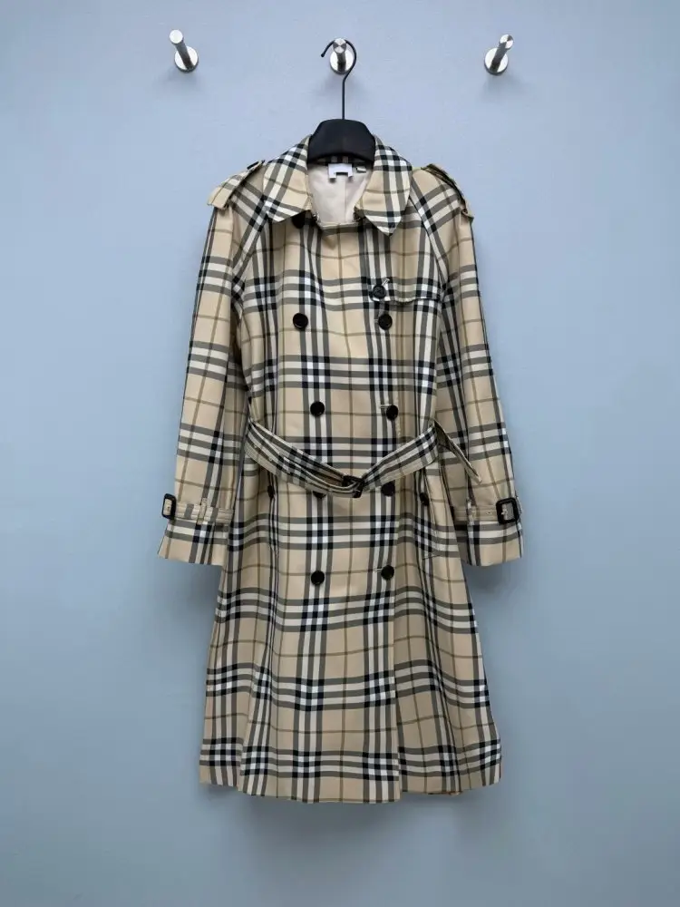 Burberry — Тренч женский