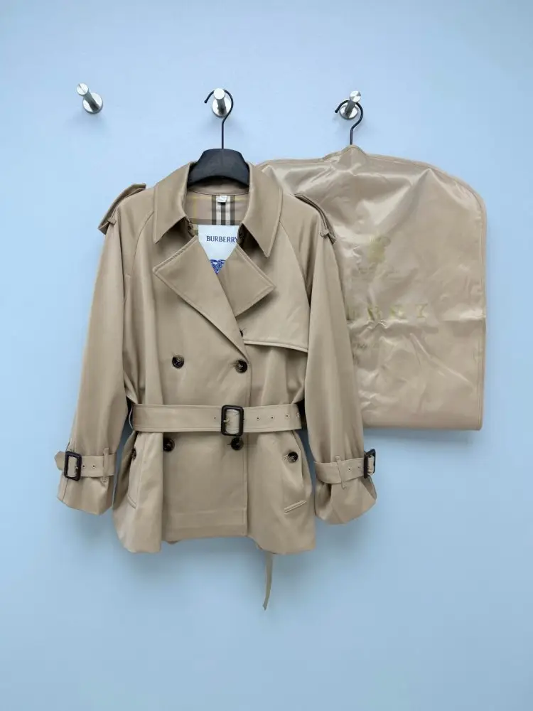 Burberry — Тренч женский