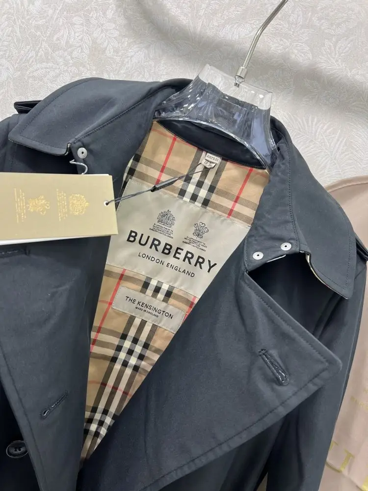 Burberry Trench female — Photo 5