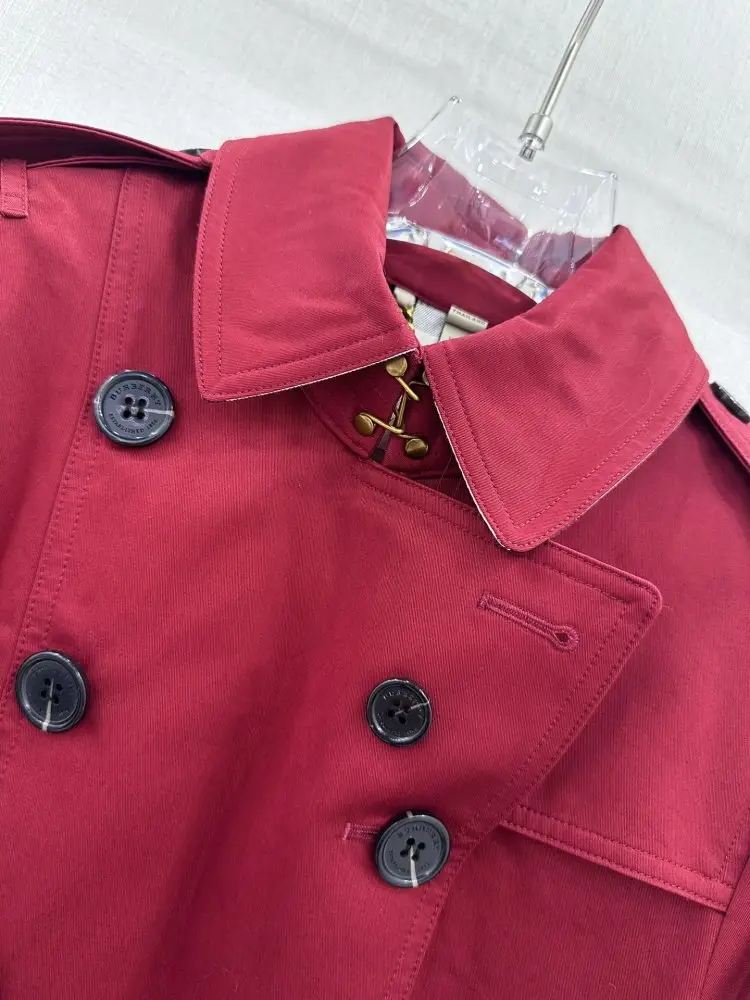 Burberry Trench secondary length at style Sandrine — Photo 2