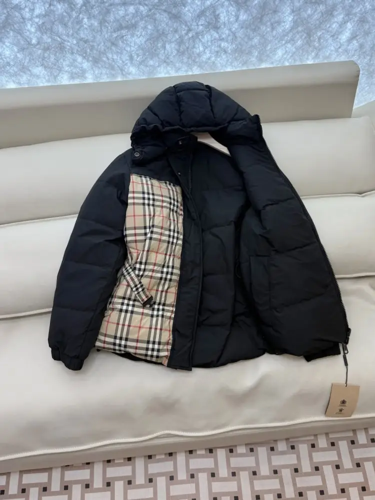 Burberry Two-sided feather jacket women's — Photo 5