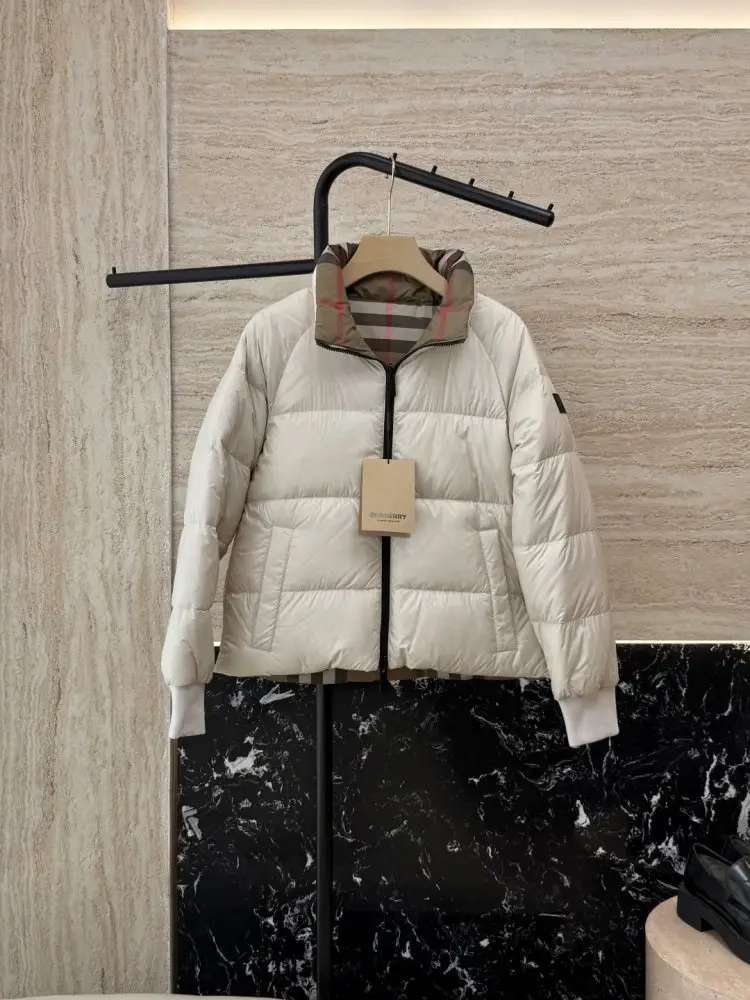 Burberry — Двостороння картата пухова куртка