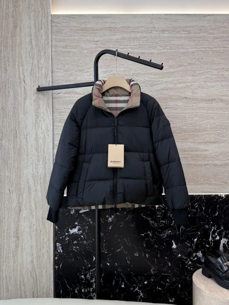 Burberry — Двостороння картата пухова куртка
