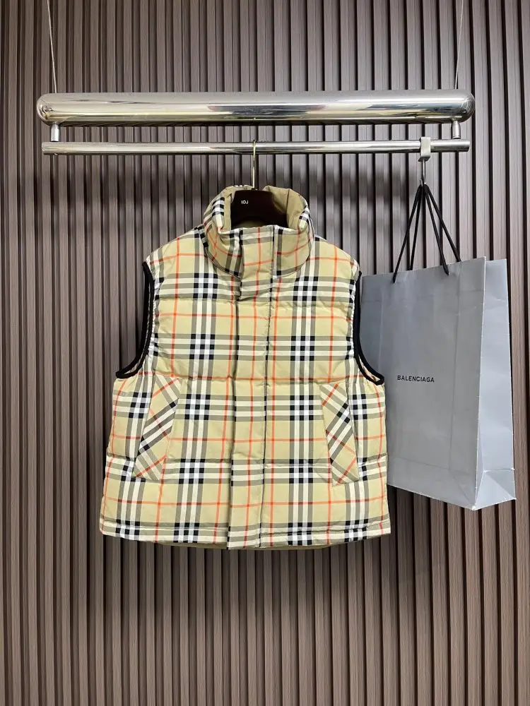 Burberry — Vest men's