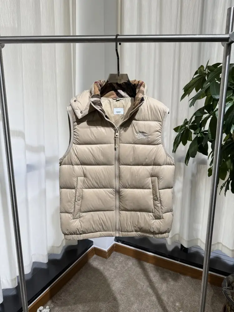 Burberry — Жилетка мужская