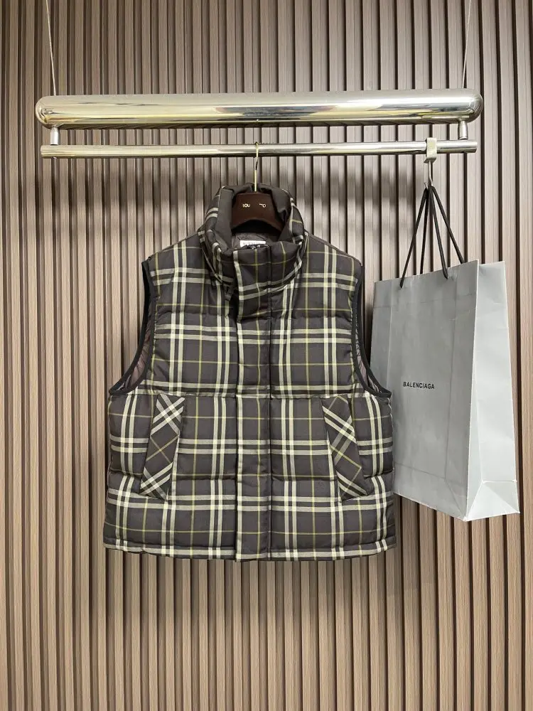 Burberry — Vest men's